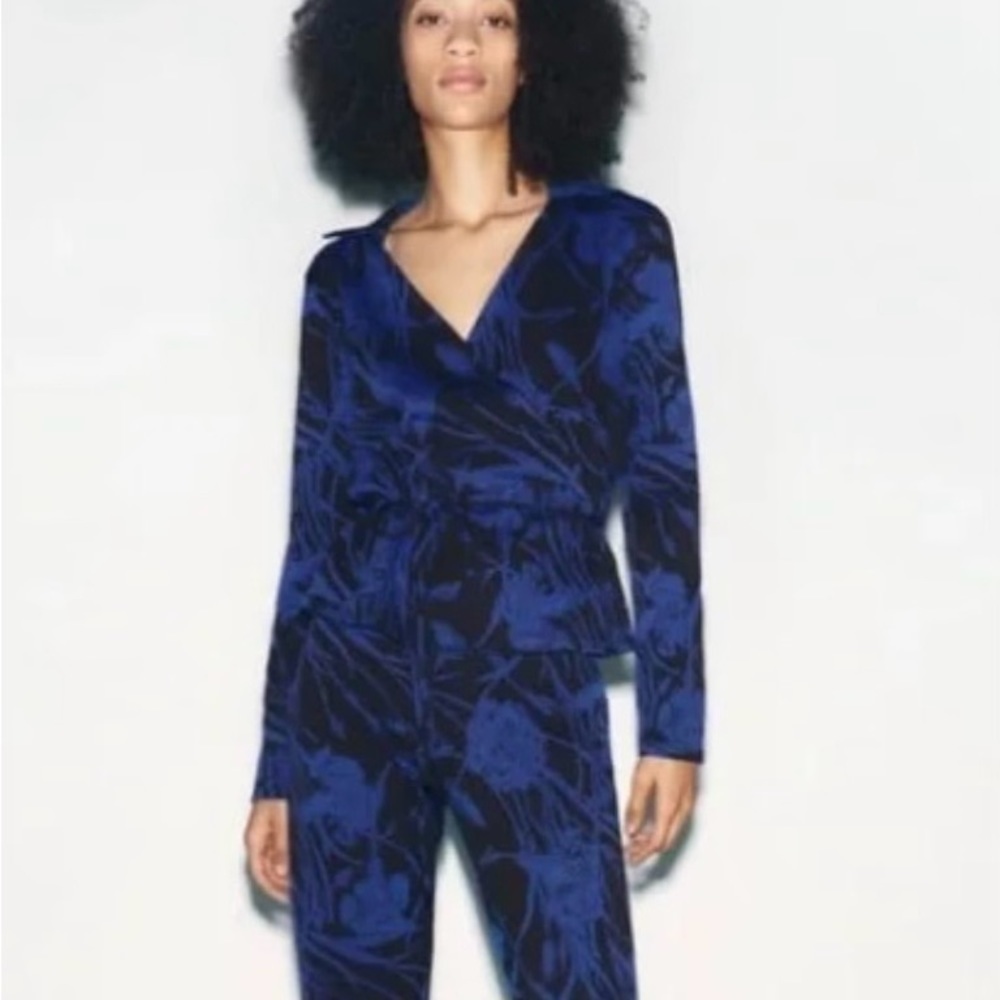 Zara Wrap Around Collared Long Sleeve In Blue Floral Print Nwt
